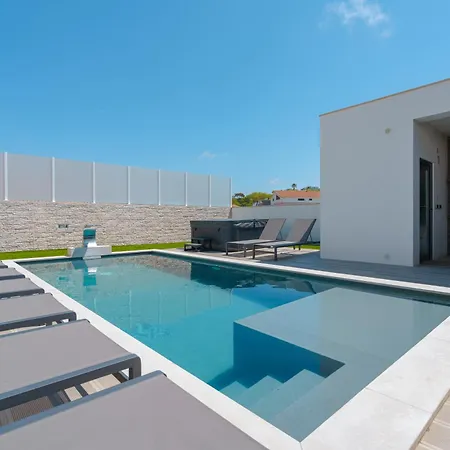 Paradise Villa, Luxury Near The Βίλα *