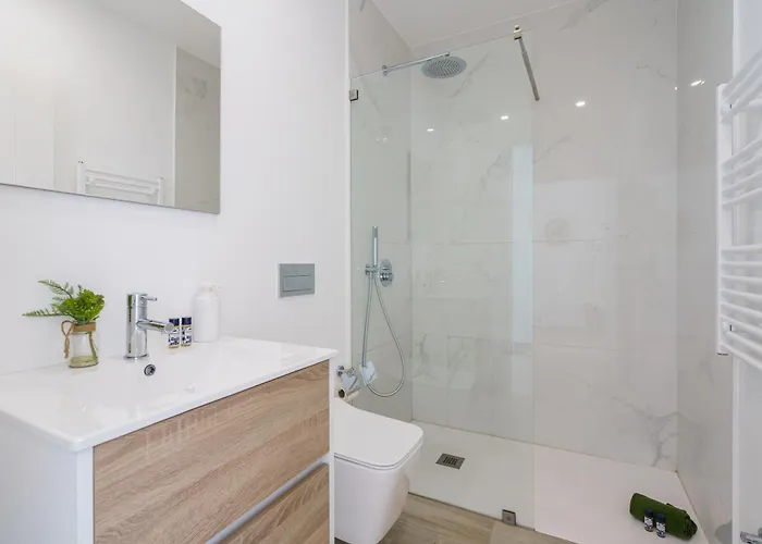 Paradise Villa, Luxury Near The فيلة