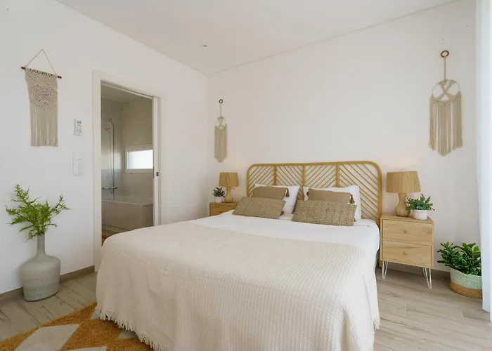 Paradise Villa, Luxury Near The فيلة