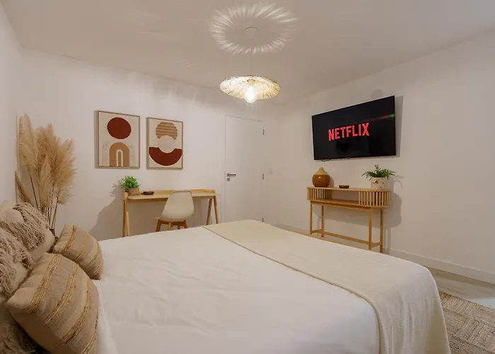 Paradise Villa, Luxury Near The فيلة